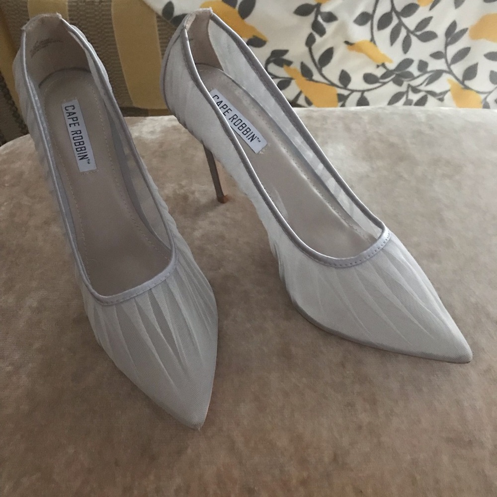 ❣️NWOT Cape Robbin Women’s Cruise-5 Silver Heels❣️💥Price is Firm💥